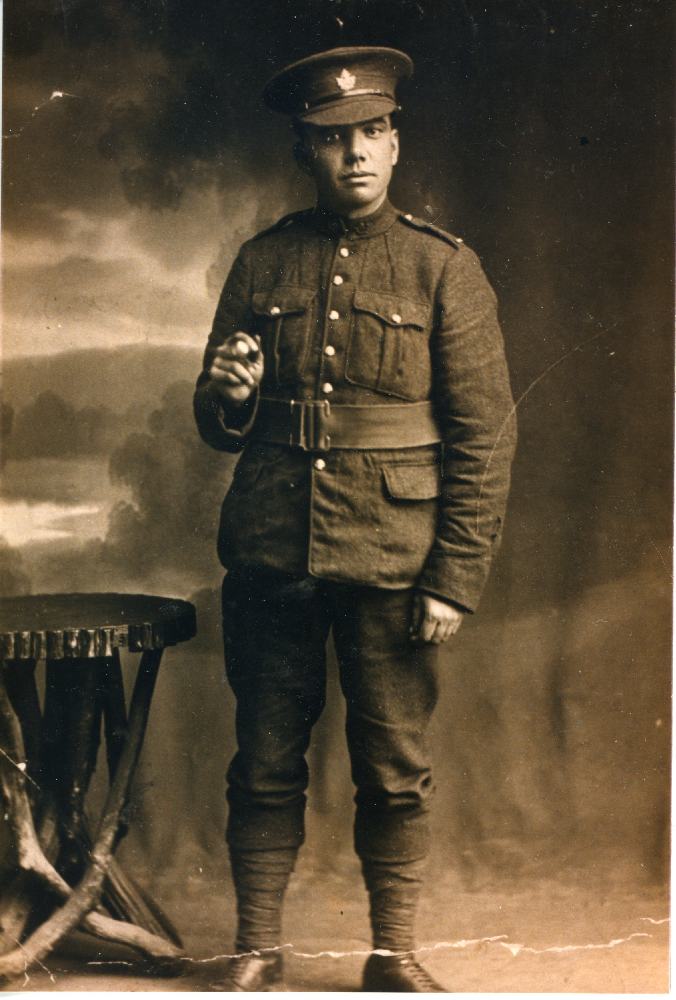 A2009.210.001 - Photo - Alexander E. Blue, 1886-1958